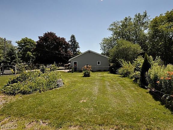 3rd image of 4624 Bishop Ave