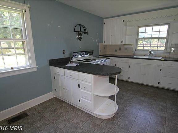 3rd image of 4145 Woodside Dr