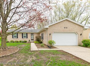 915 Montevideo Dr, Lansing, MI 48917