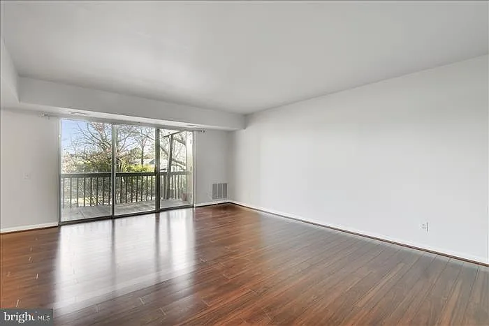 755 Fairview Ave #C — Photo 3