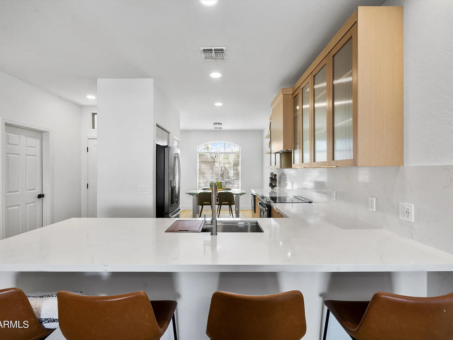 3 bed, 2.0 bath, 1638 sqft, $4,000 — Photo 4