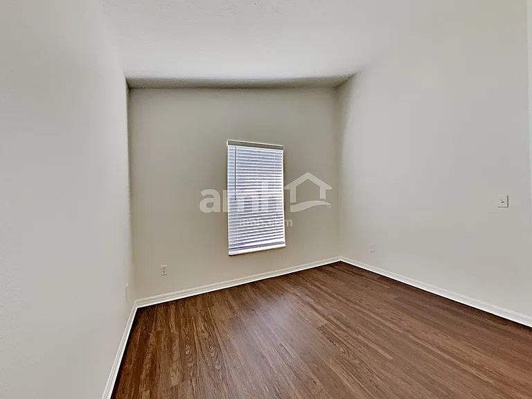 992 Stanvoy St — Photo 17