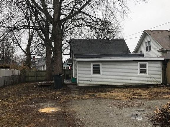 2nd image of 2221 Ekin Ave