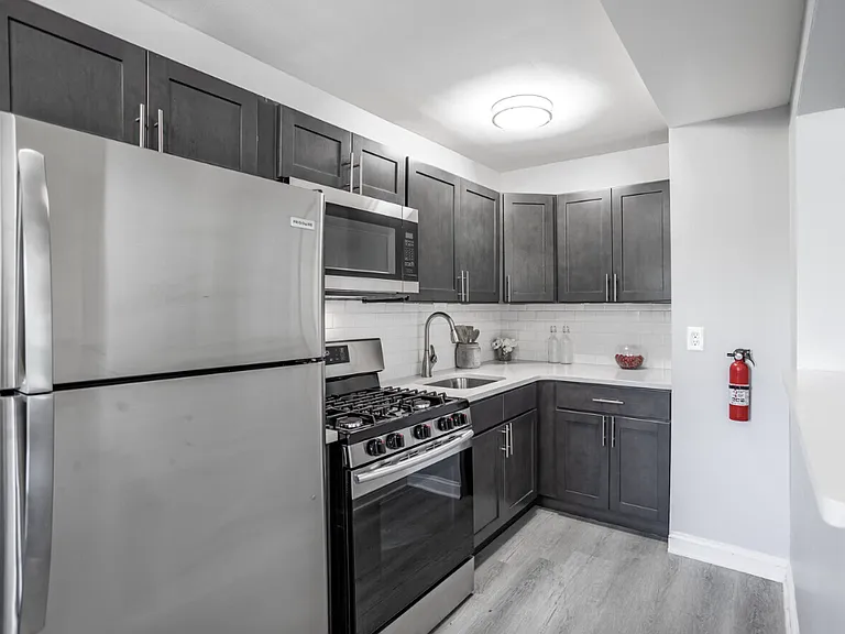 85 S Lansdowne Ave #2 — Photo 1
