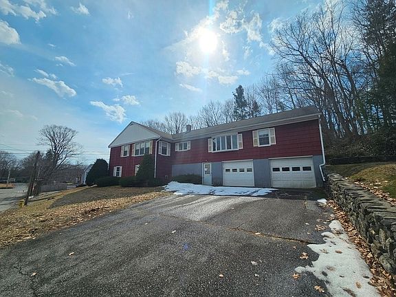 2nd image of 30 Allen St