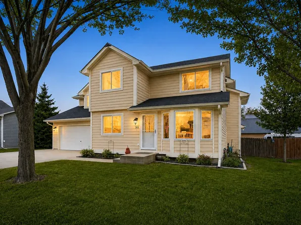 313 SW Kennybrook Dr, Grimes, IA 50111