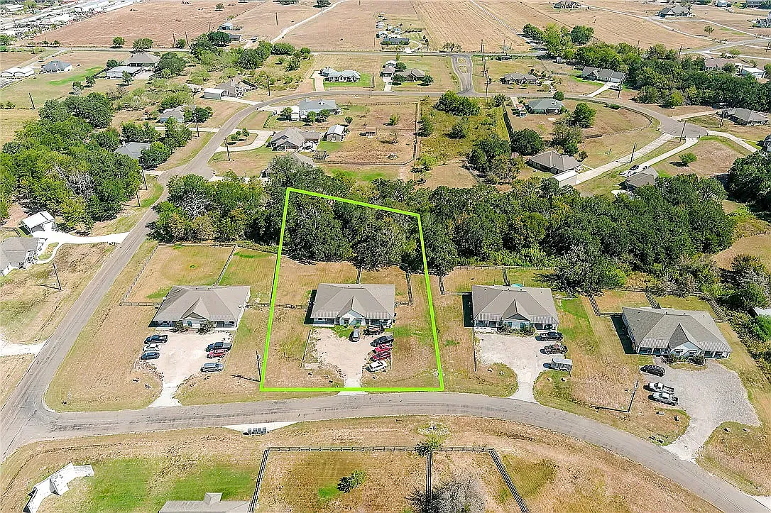Building Photo - 4007 Golden Eagle Dr #A
