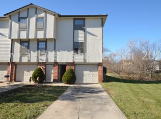414 NE Timbercreek Dr, Lees Summit, MO 64086