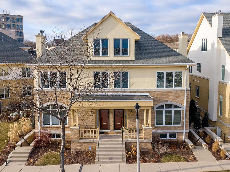 1st image of 1729 N Hubbard St #1729