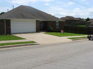 807 Hickman Dr, Pea Ridge, AR 72751