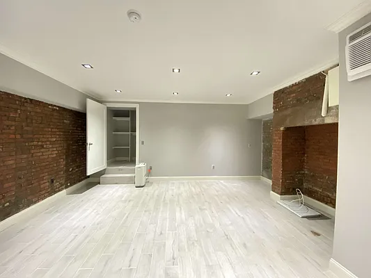 Rented by Highline Residential | media 8