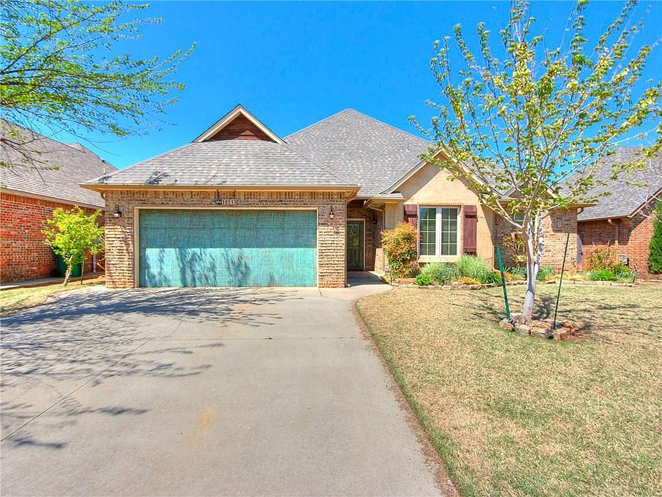 1st image of 19513 Fieldshire Dr