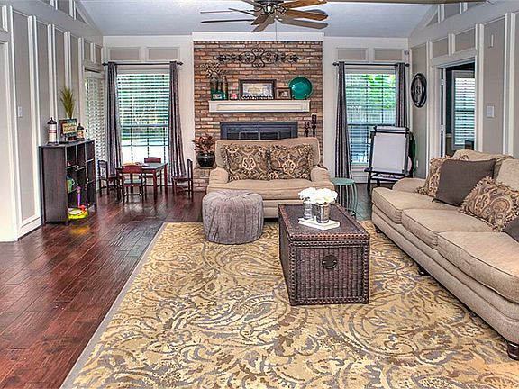 5th image of 1715 Country Squire Dr