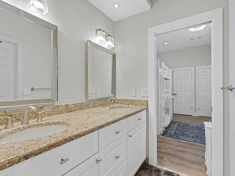 9010 Gardens Glen Cir — Photo 39