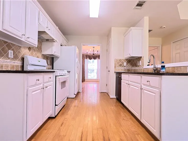 135 Friars Head Dr — Photo 27