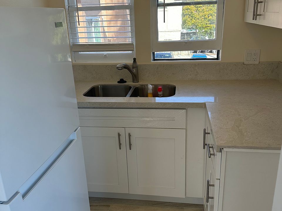 Fully upgraded kitchen with new appliances, counter-top and cabinets