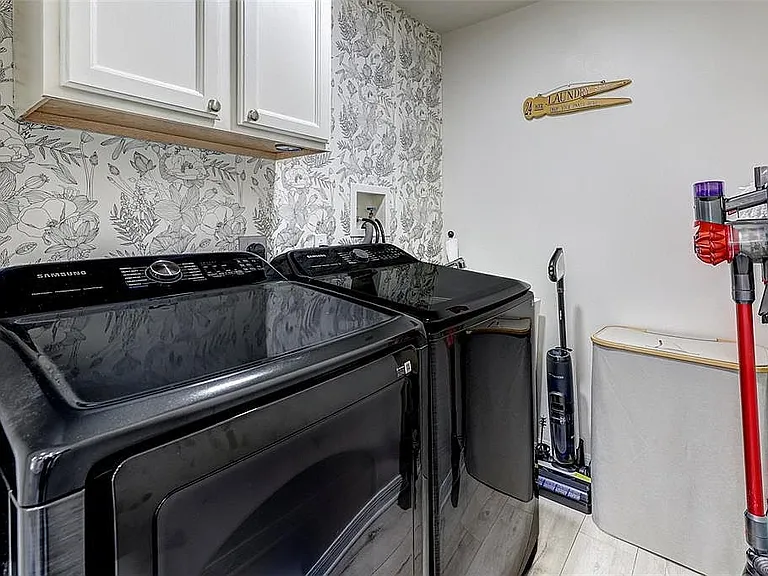 814 Brightview Dr — Photo 22