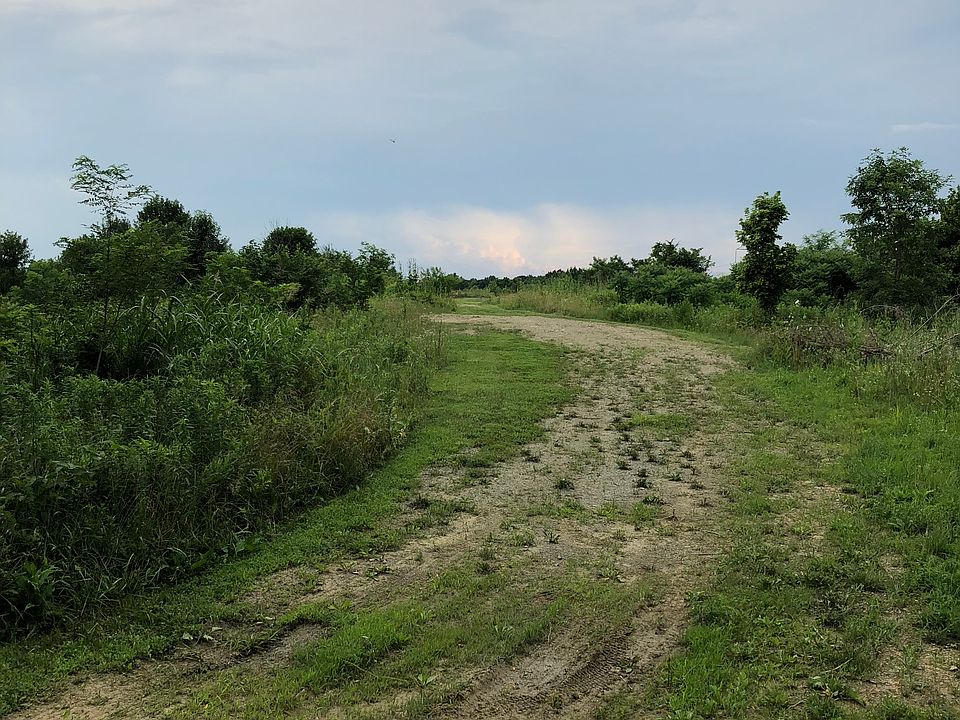 2nd image of 2202 Fendley Mill Rd