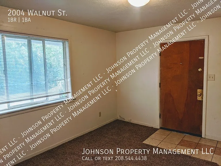 2004 Walnut St — Photo 8