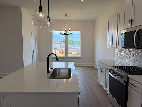5th image of 5231 Nicolas Ave