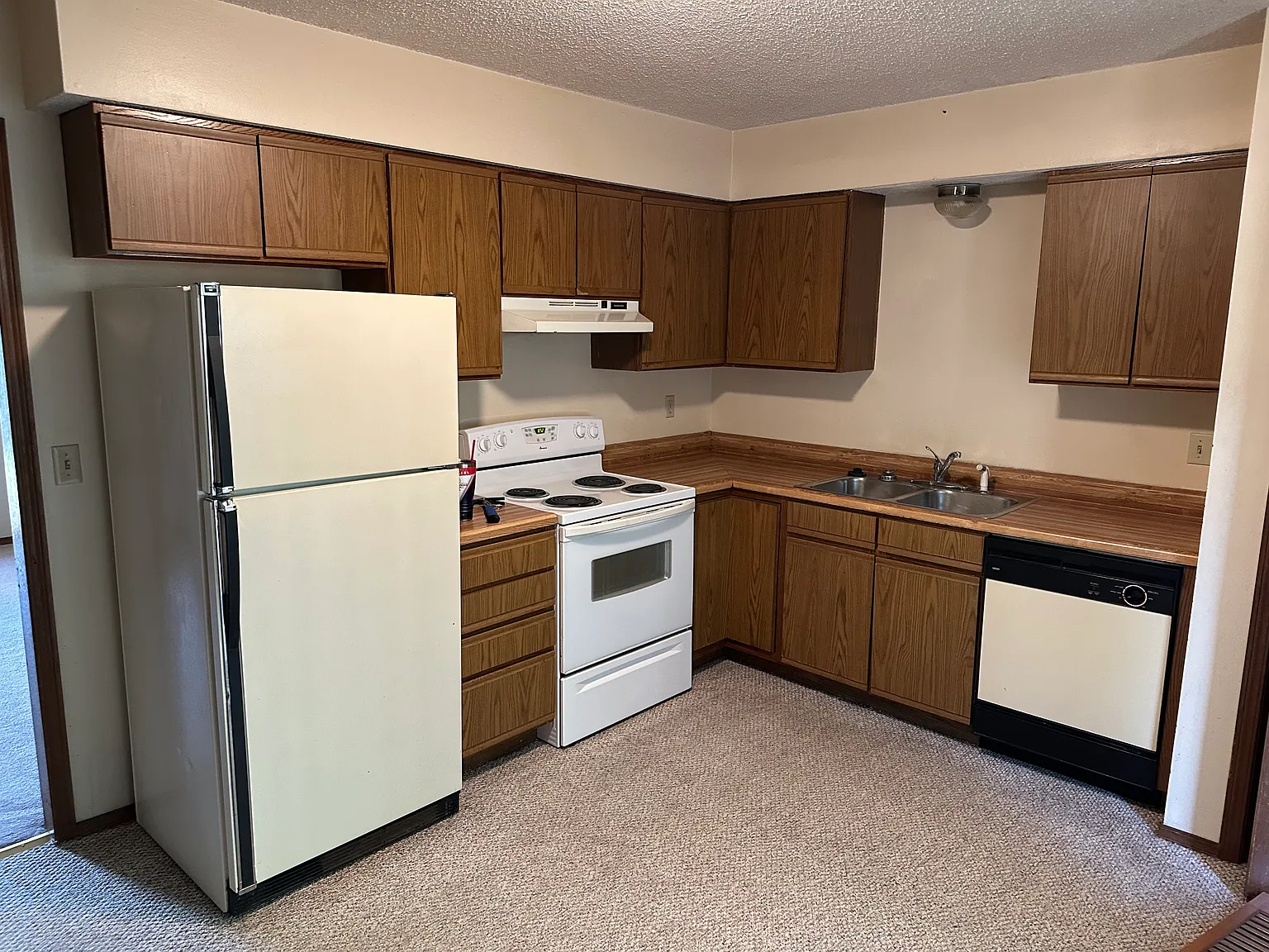 2 bed, 650 sqft, $700 — Photo 3
