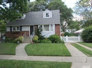 1765 Gormley Ave, Merrick, NY 11566