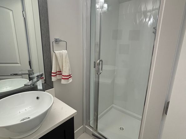 3 bedroom rental in Surrey — photo 6
