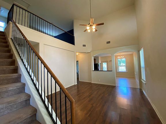 4th image of 2221 Nestlewood Dr