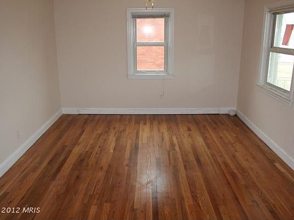 4th image of 535 Belair Ave