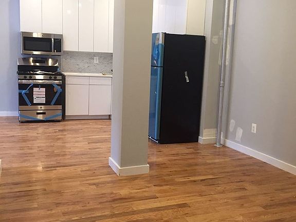 3rd image of 285 Hawthorne St APT 212