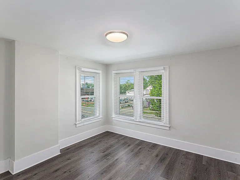 202 N Washington Ave — Photo 13