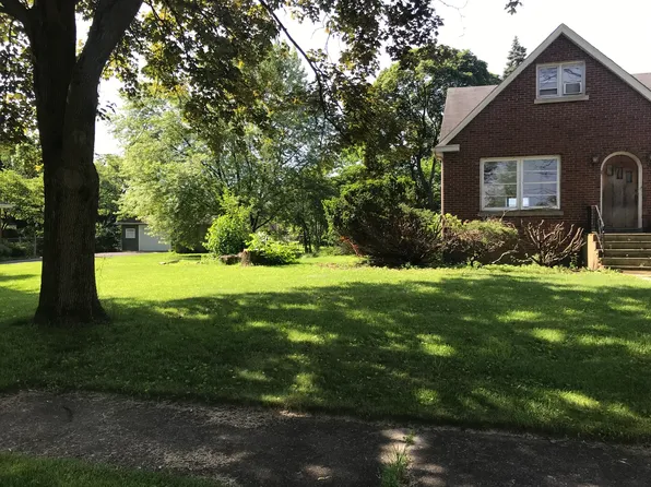 702 E Evergreen St, Wheaton, IL 60187