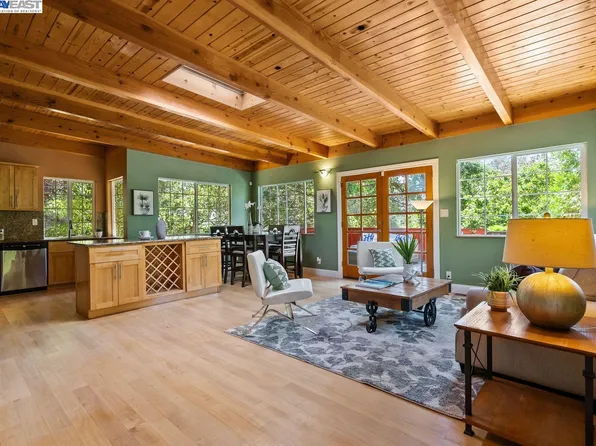 5344 Leona St, Oakland, CA 94619