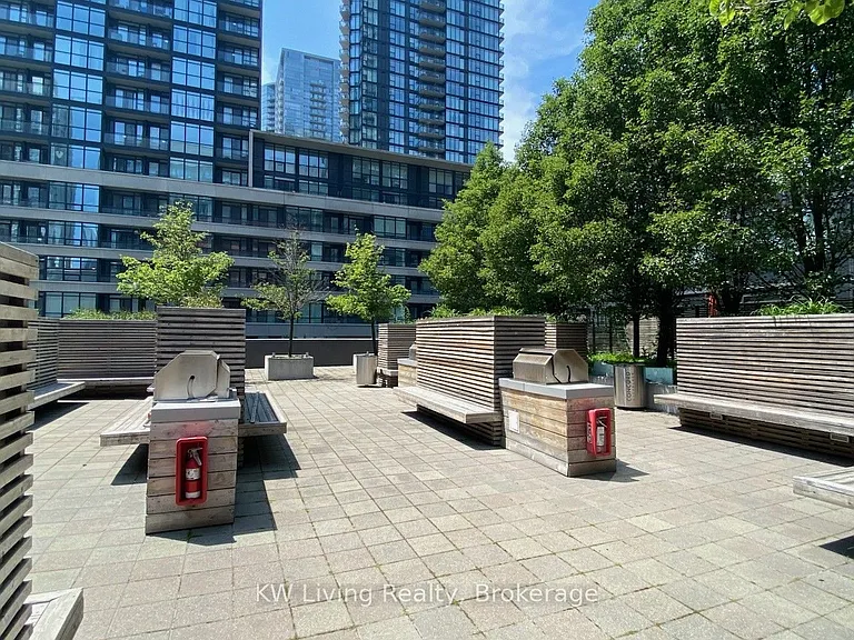 4K Spadina Ave #702 — Photo 27
