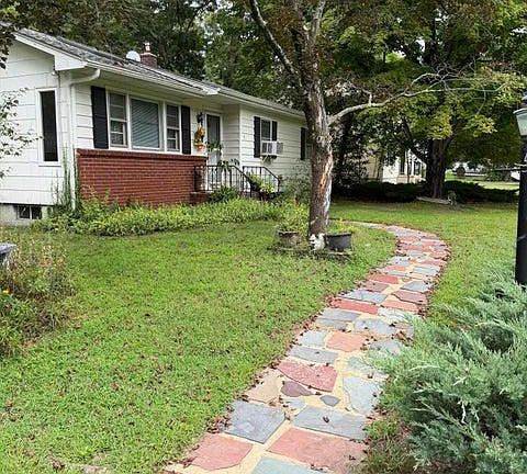 3rd image of 4 Peach Tree St