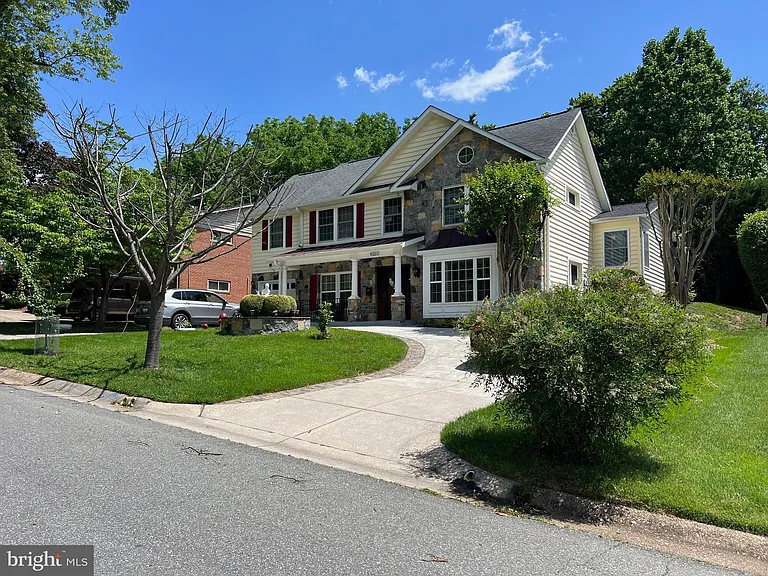 9203 Cedarcrest Dr — Photo 2