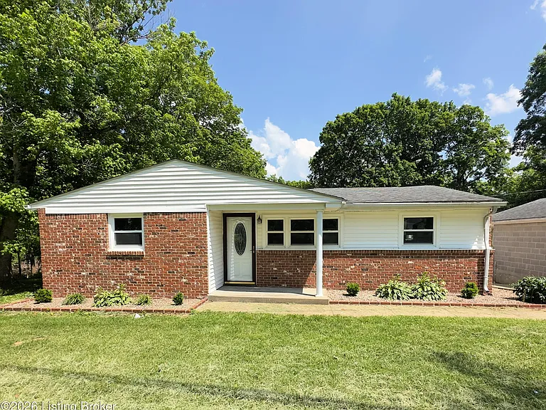 1376 Kings Church Rd — Photo 2