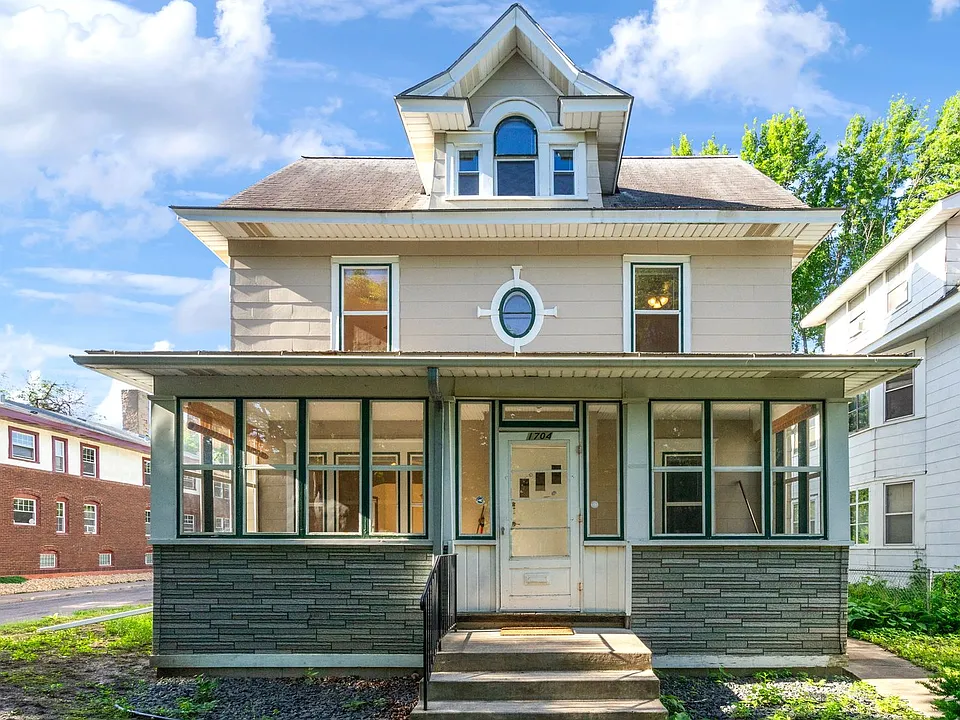 1704 Ashland Ave