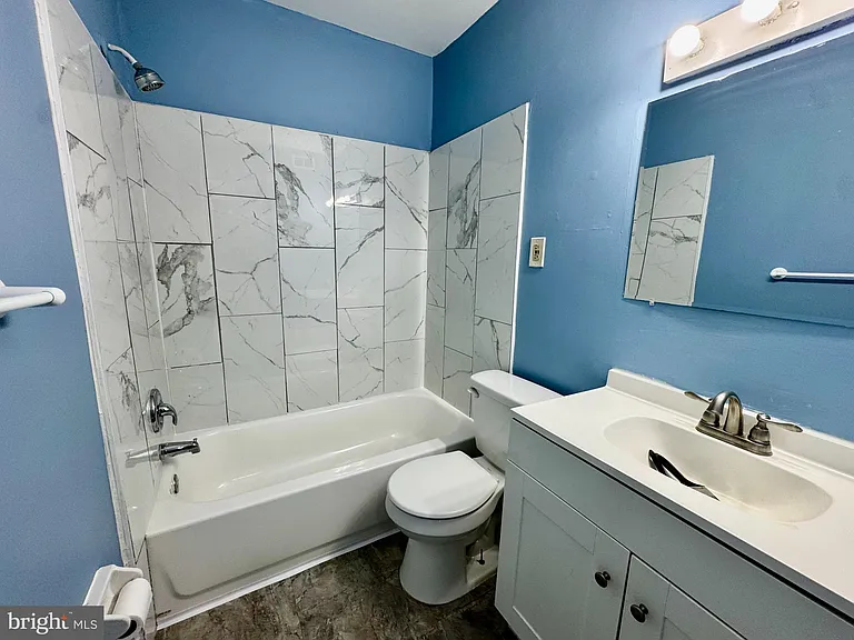 5444 85th Ave #201 — Photo 15