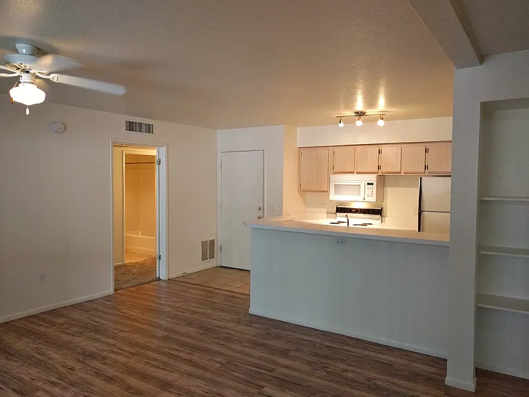 Forest Meadows Apartments — Photo 36