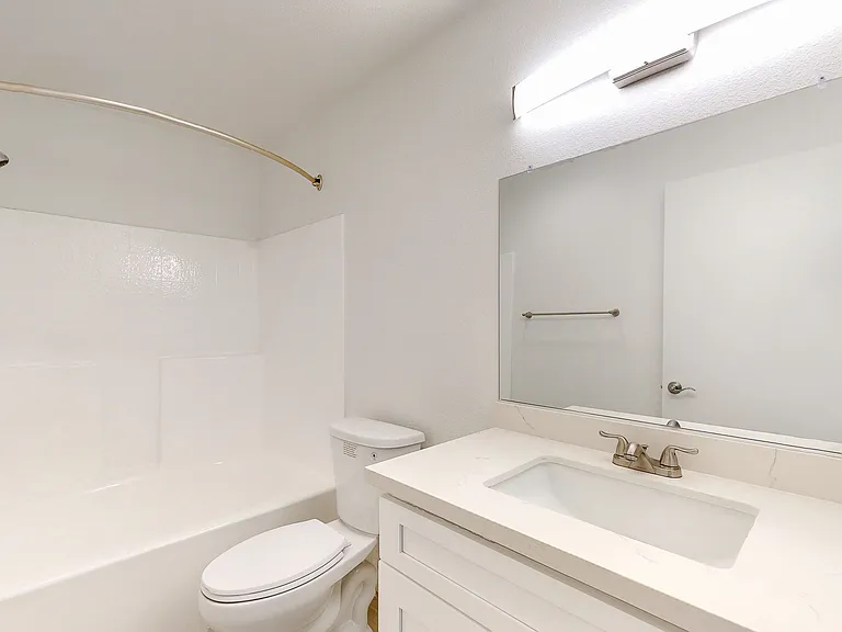Club Marina Apartments — Photo 18