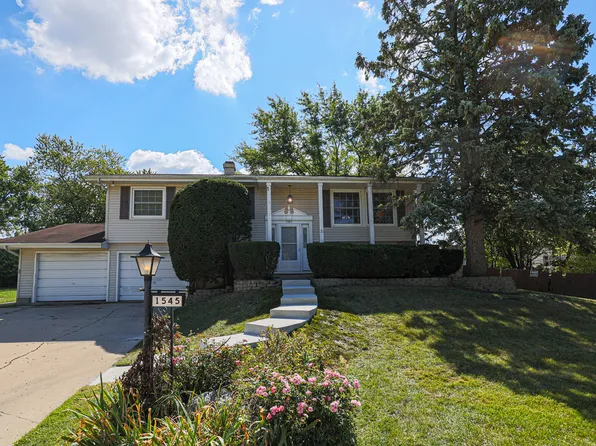 1545 Glen Lake Rd, Hoffman Estates, IL 60169