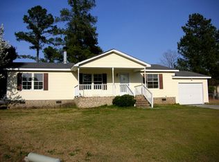 77 Columbus Ct, Spring Lake, NC 28390