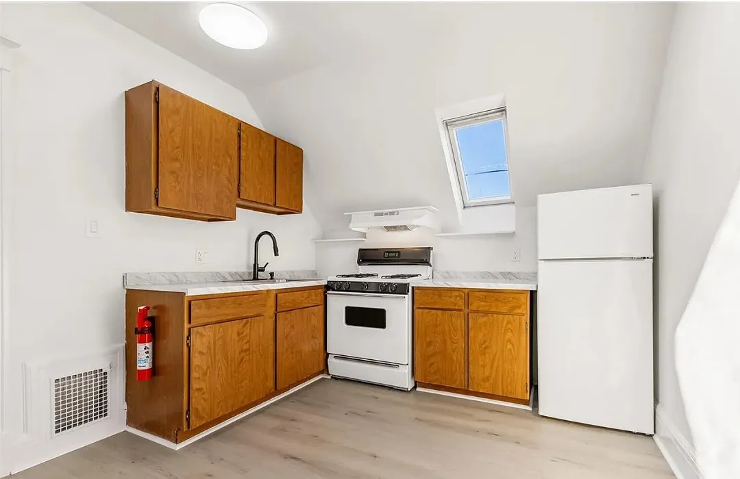 Building Photo - 1723 E 16th Ave #2
