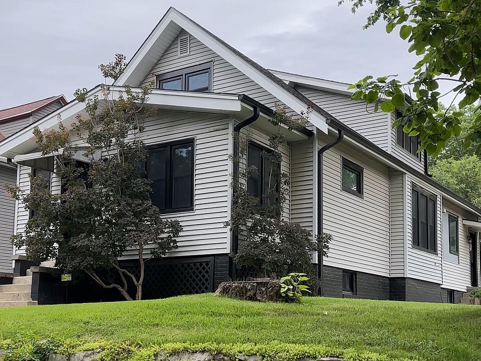 1st image of 702 Hickory St