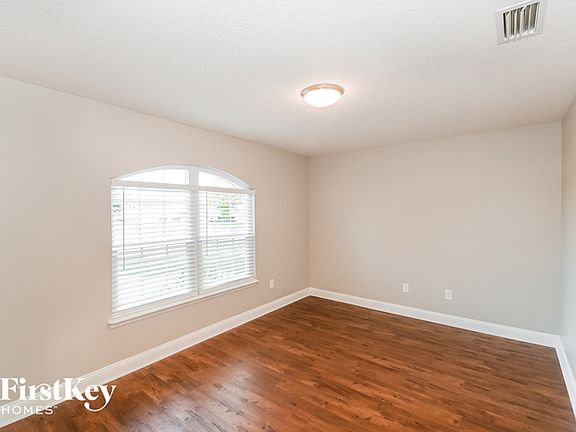 4th image of 615 Mandy Oaks Dr
