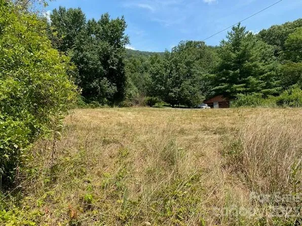 2 Green Mountain Rd, Hendersonville, NC 28792