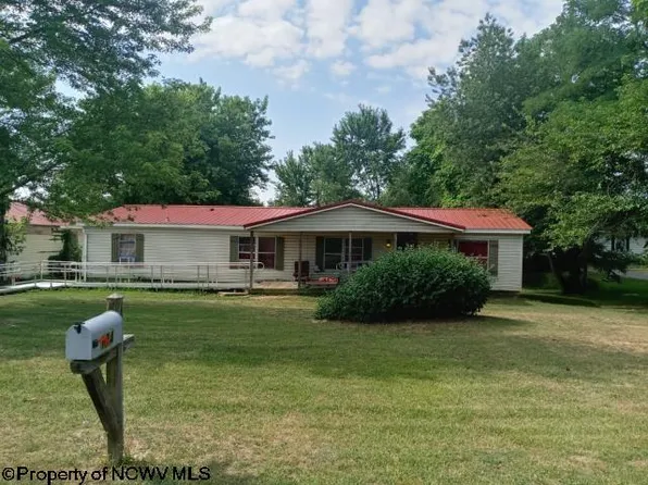 124 Classic Vanville Rd, Martinsburg, WV 25405