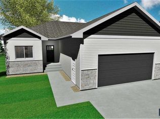 1808 E 71st St N, Sioux Falls, SD 57104