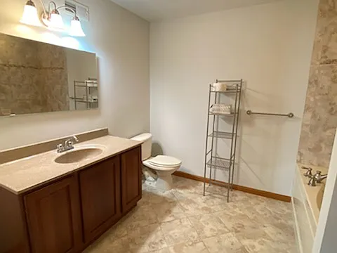 2121 Carpenter St #1 — Photo 23